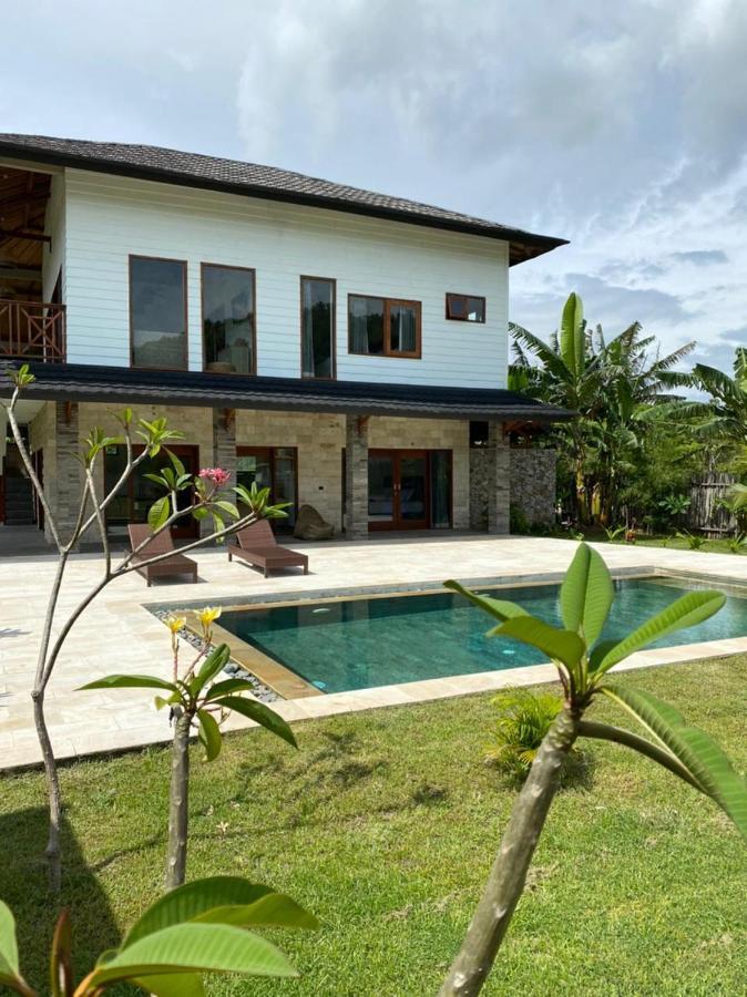Baha Baha Villas West Sumbawa Yoyos - Free Yoga Class, Gym Daily Included For Guest - Fast Wifi Starlink Sekongkang Buitenkant foto